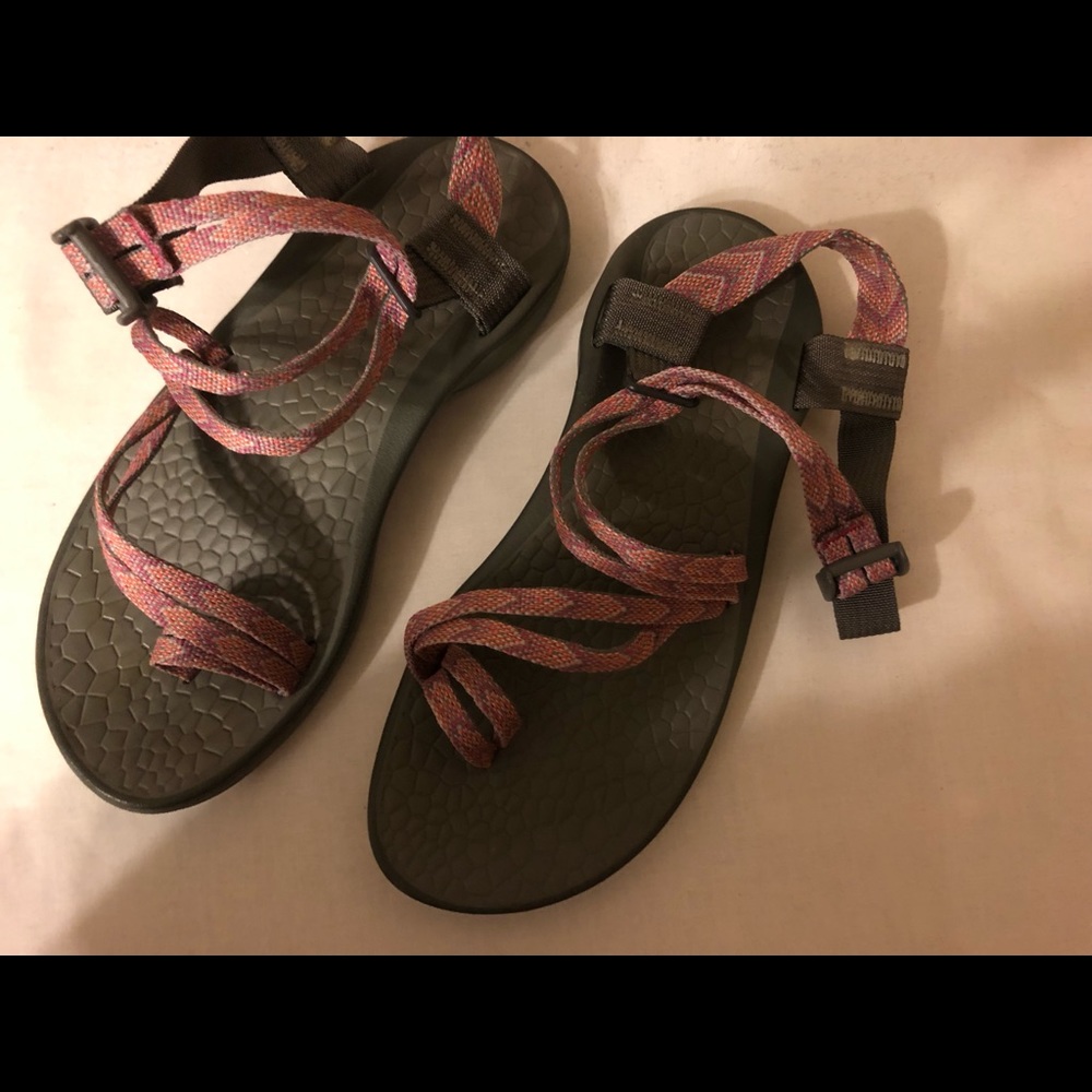 Chaco Classics with Toe Loop - Picture 2 of 3